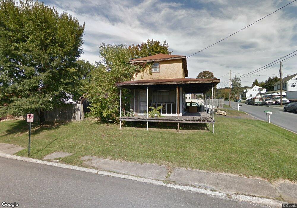 202 N Lincoln Ave, Walnutport, PA 18088 - photo 1