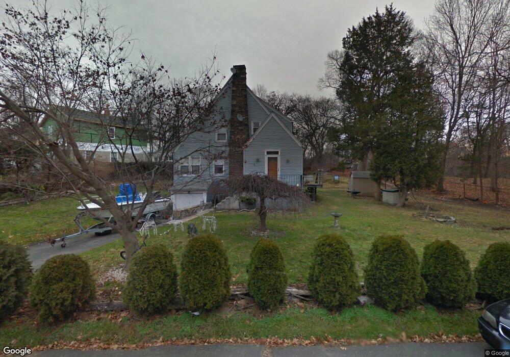 11 Lisso Place, Old Greenwich, CT 06870 - photo 1