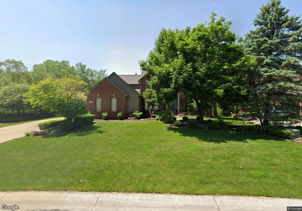 4067 Arcadia Dr, Auburn Hills, MI 48326 - photo 1