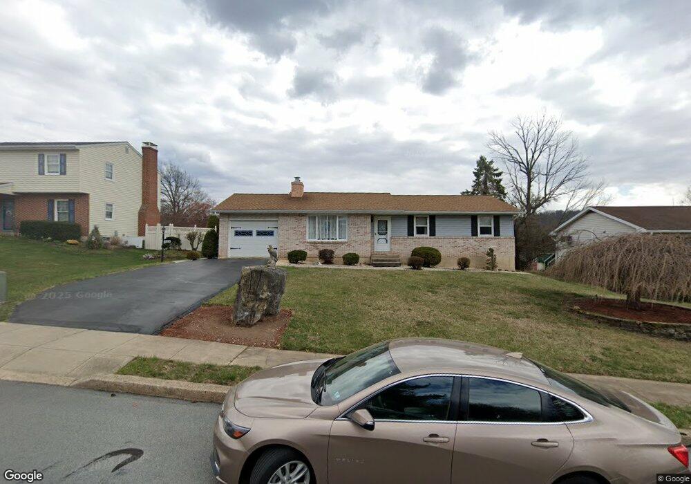 309 Crest Cir, Mohnton, PA 19540 - photo 1
