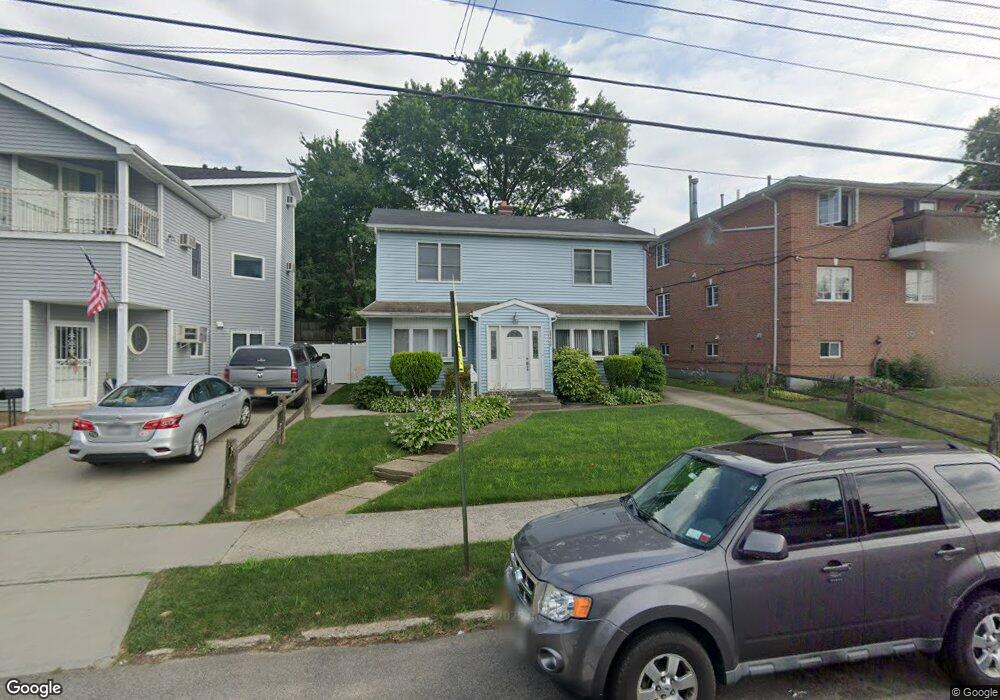 25608 58th Ave, Little Neck, NY 11362 - photo 1