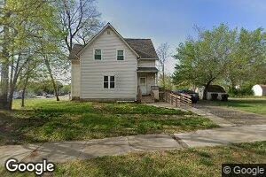 107 SW 16th St, Topeka, KS 66612