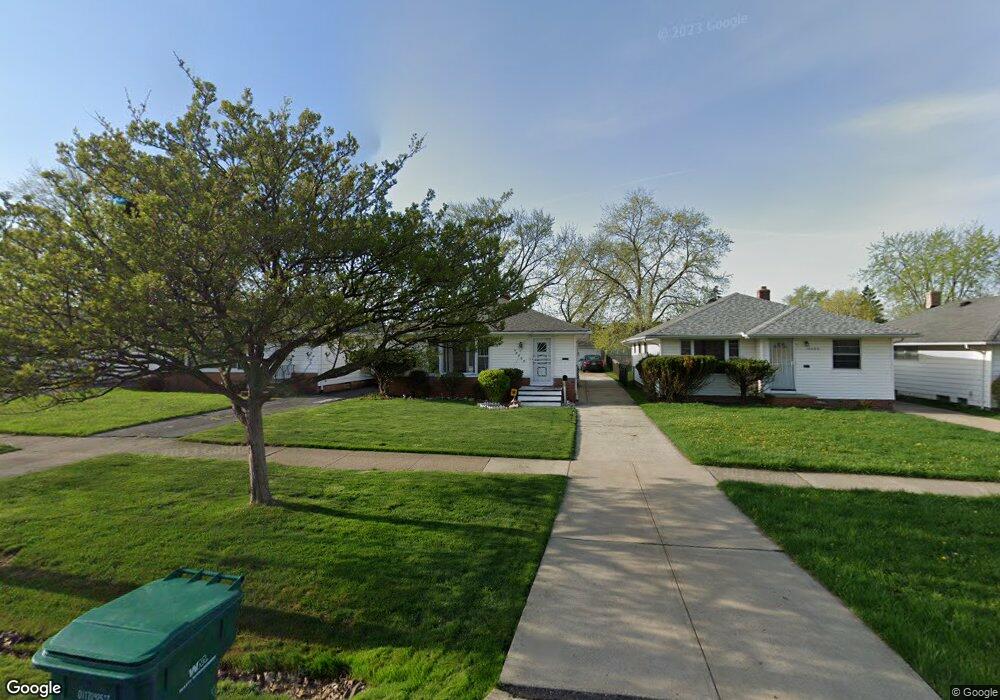 18700 Mccracken Rd, Maple Heights, OH 44137 - photo 1