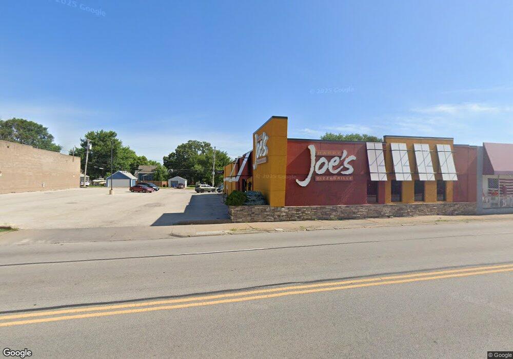 1618 W Locust St, Davenport, IA 52804 - photo 1