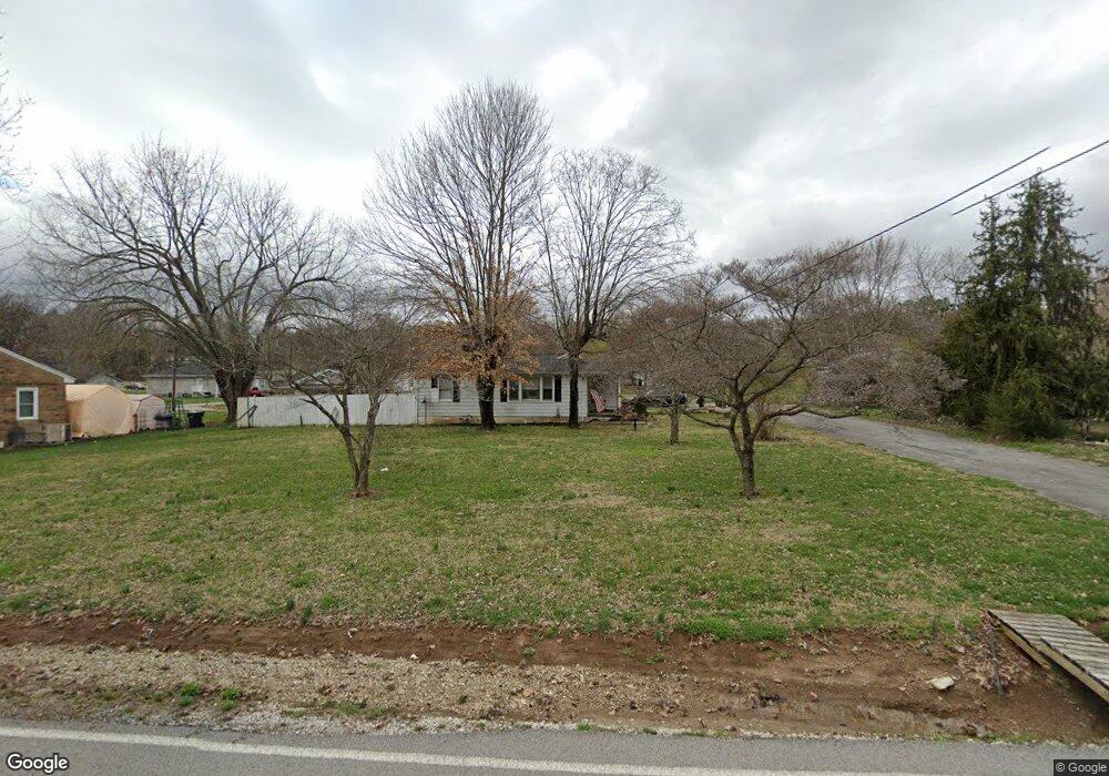 604 Sanderson Dr, Hopkinsville, KY 42240 - photo 1