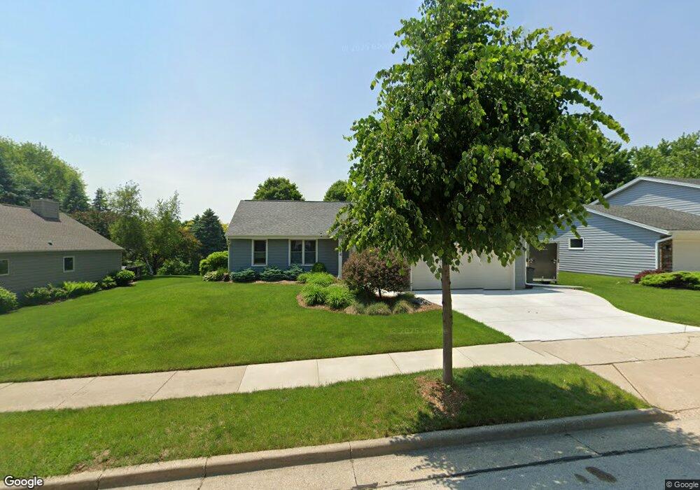 1914 Harvest Ln, Waukesha, WI 53186 - photo 1