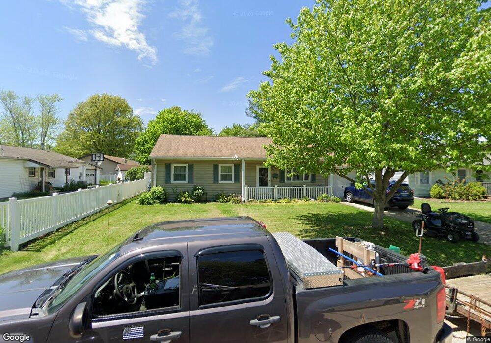 805 N 23rd St, Mattoon, IL 61938 - photo 1