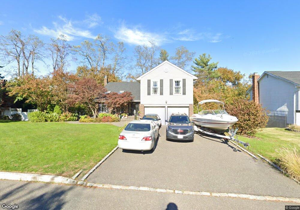 7 Bridle Ln, Glen Cove, NY 11542 - photo 1