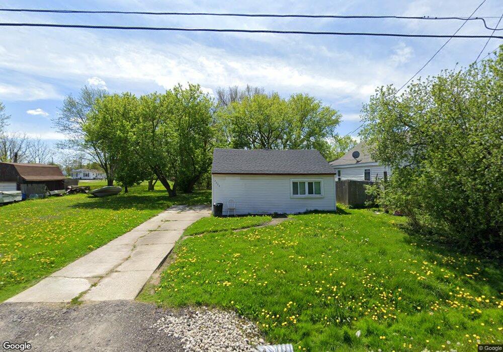 3253 Arlene Dr, Flint, MI 48532 - photo 1