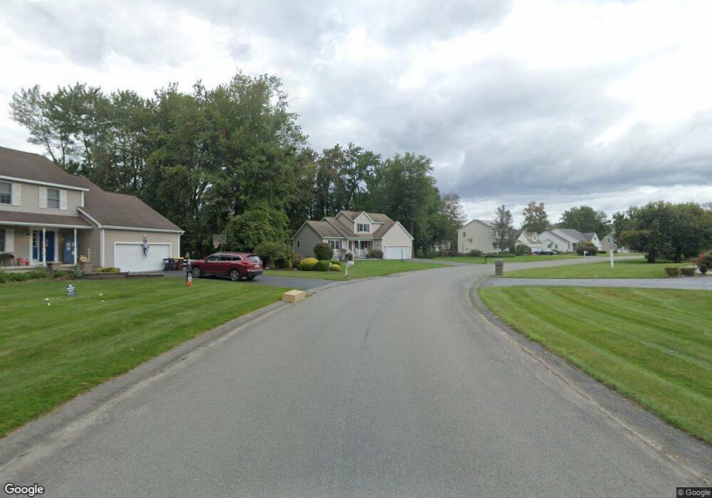 95 Stacey Crest Dr, Schenectady, NY 12306 - photo 1