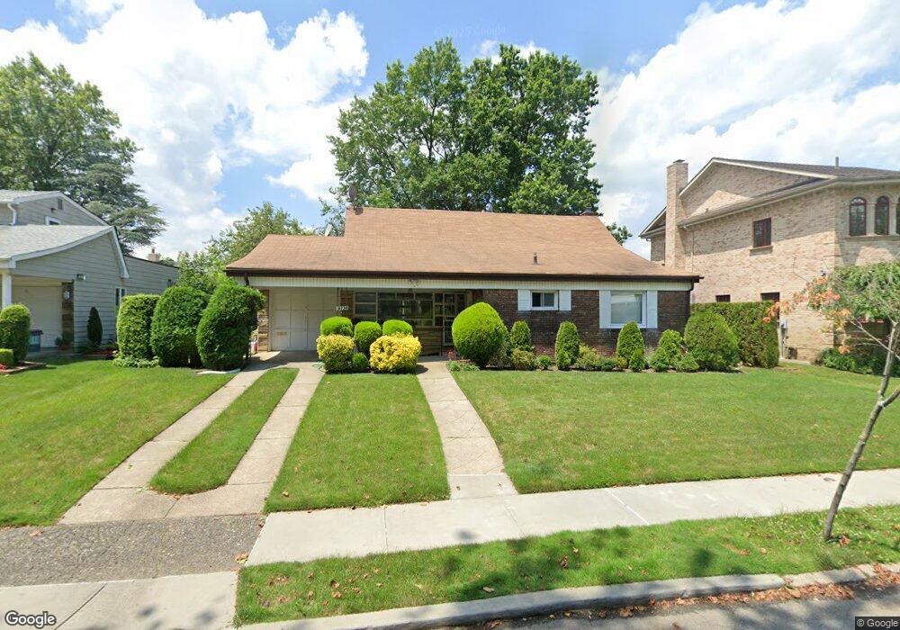 6738 179th St, Fresh Meadows, NY 11365 - photo 1