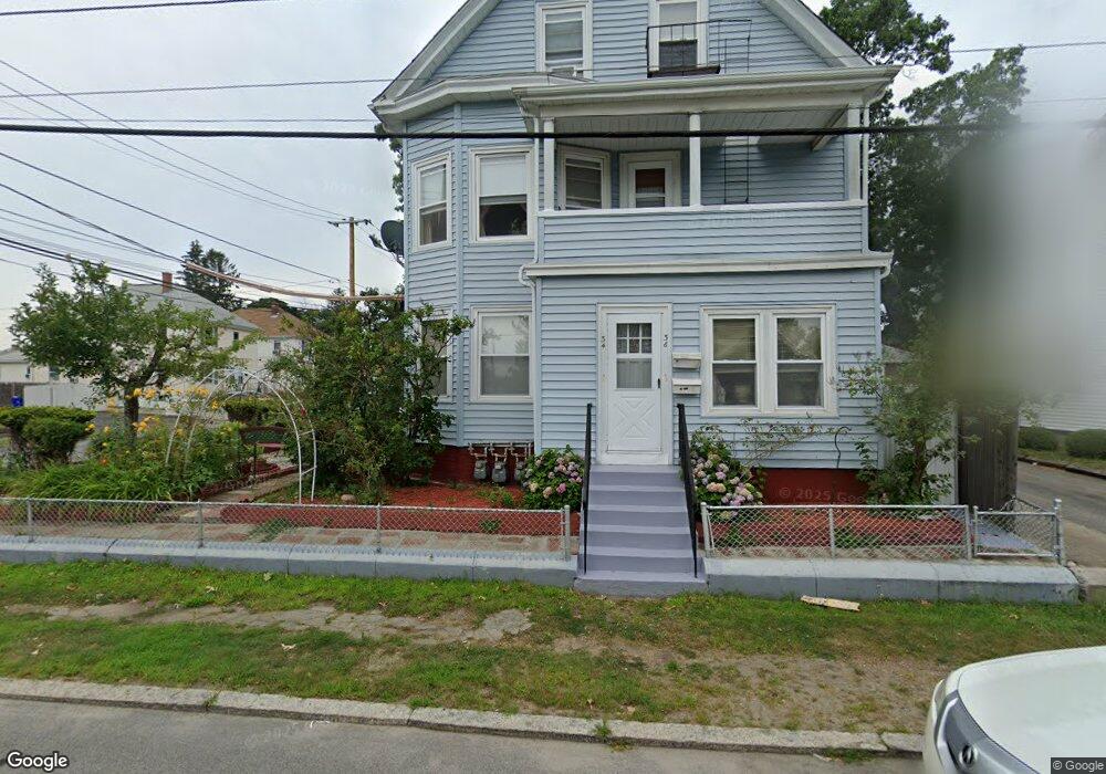 34 Tweed St, Pawtucket, RI 02861 - photo 1