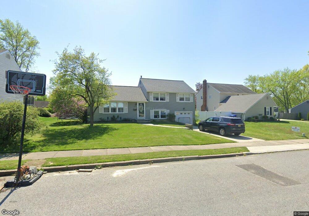 275 Burning Tree Rd, Delran, NJ 08075 - photo 1