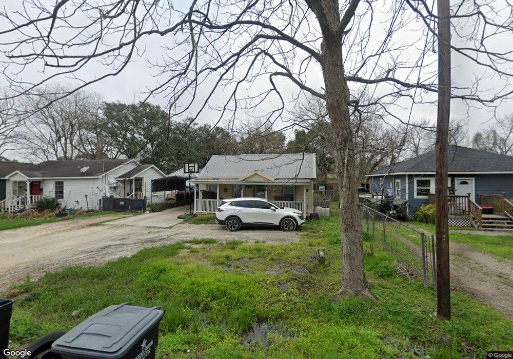 216 W Jordan St, Alvin, TX 77511 - photo 1