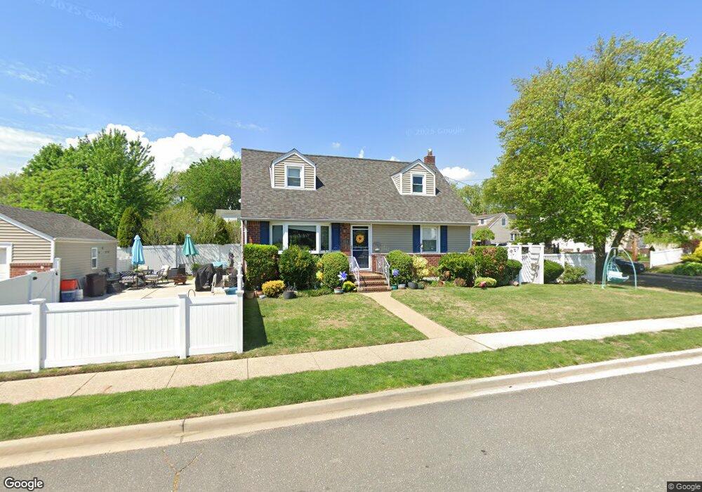 984 Cathedral Ave, Franklin Square, NY 11010 - photo 1