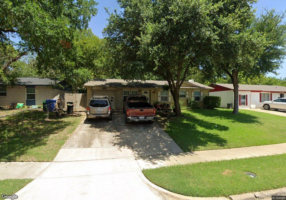 1213 Greenbrier Dr, Mesquite, TX 75149 - photo 1