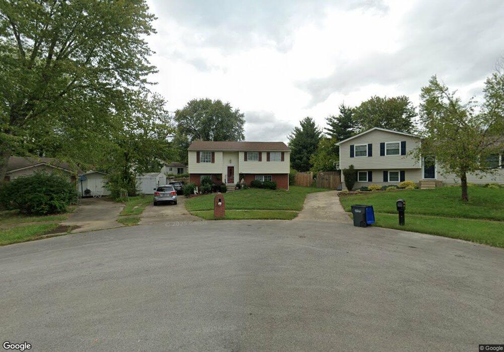 8202 Sandidge Dr, Louisville, KY 40228 - photo 1