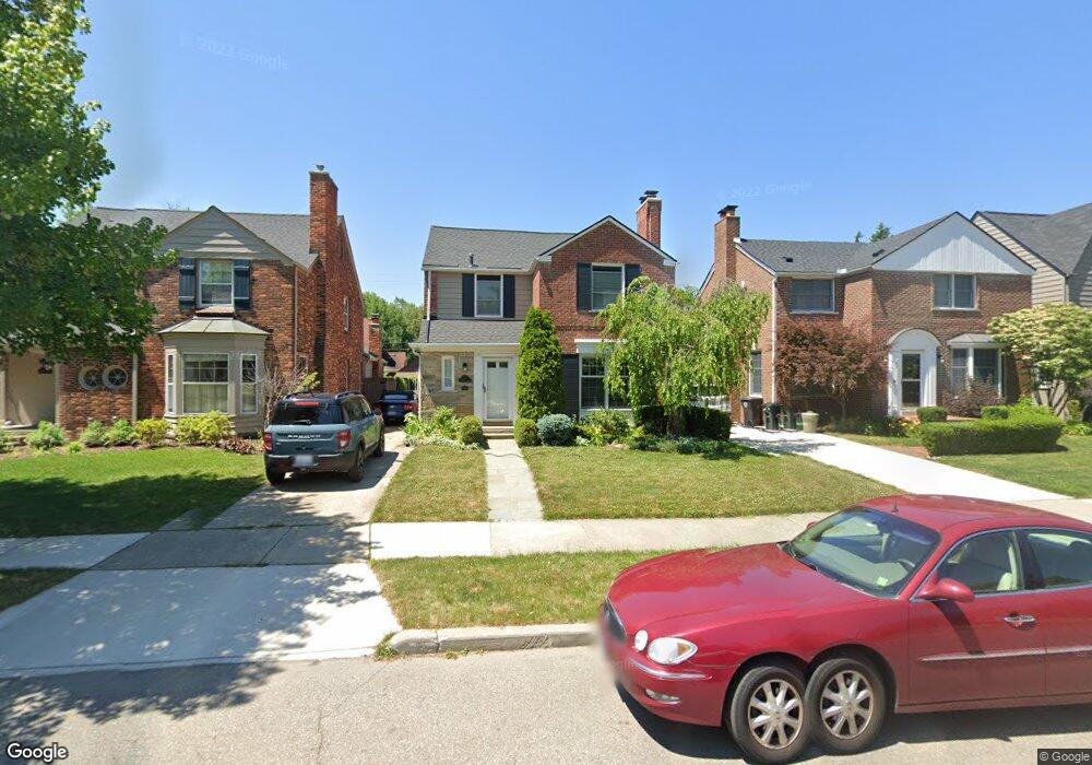 335 Mcmillan Rd, Grosse Pointe Farms, MI 48236 - photo 1