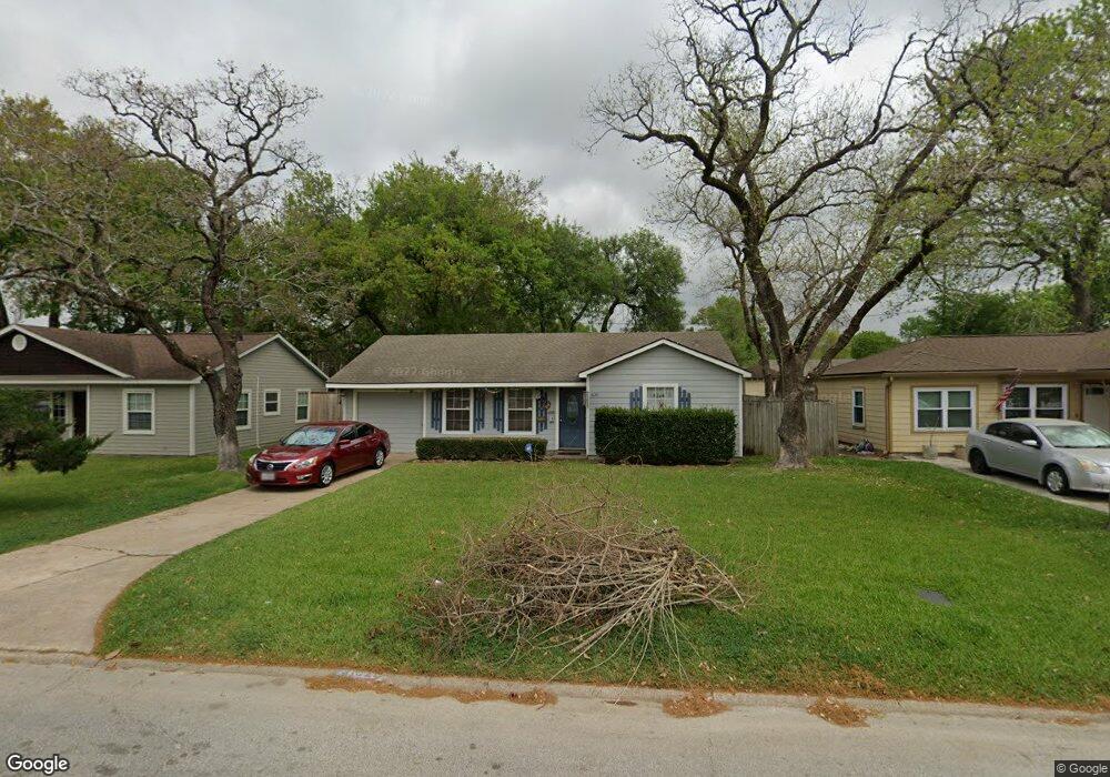 1826 Saxon Dr, Houston, TX 77018 - photo 1