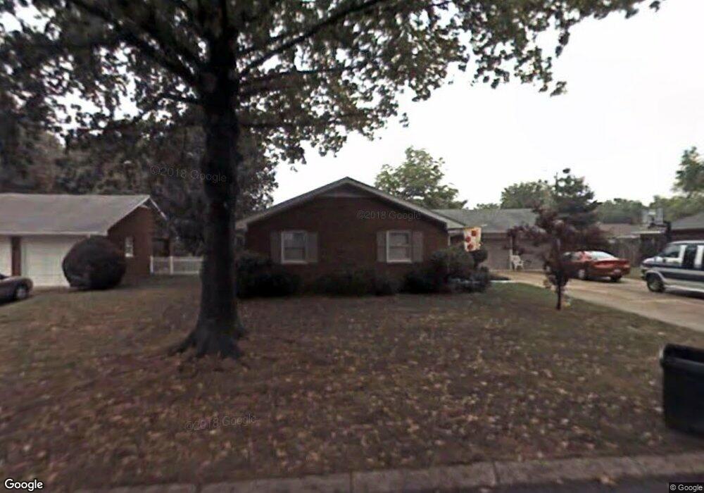 3272 Beech Dr, Columbus, IN 47203 - photo 1