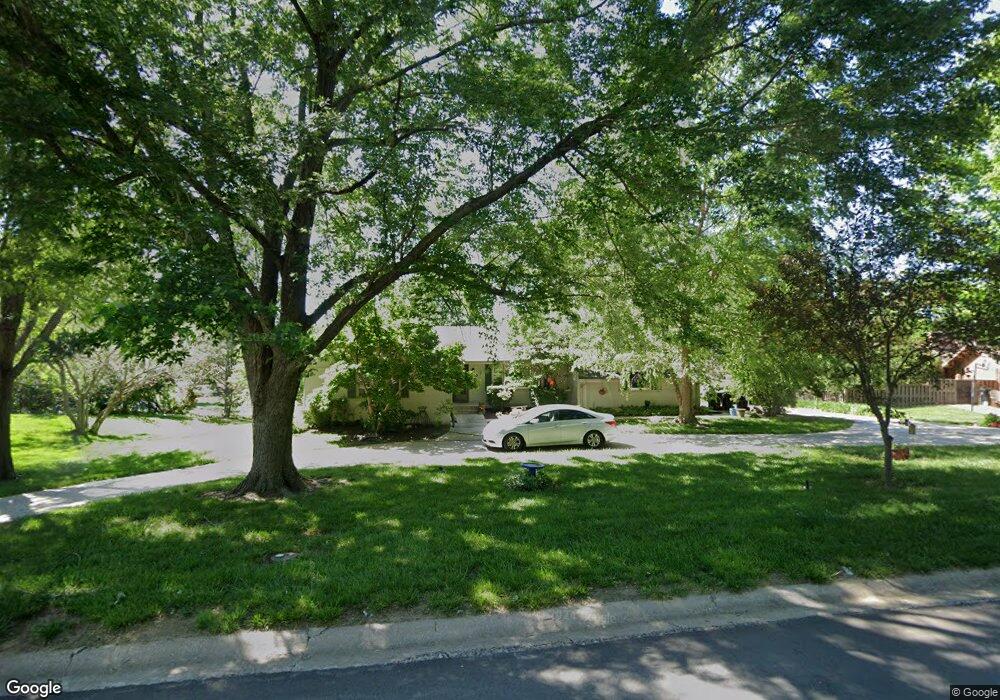 6810 SW Aylesbury Rd, Topeka, KS 66610 - photo 1