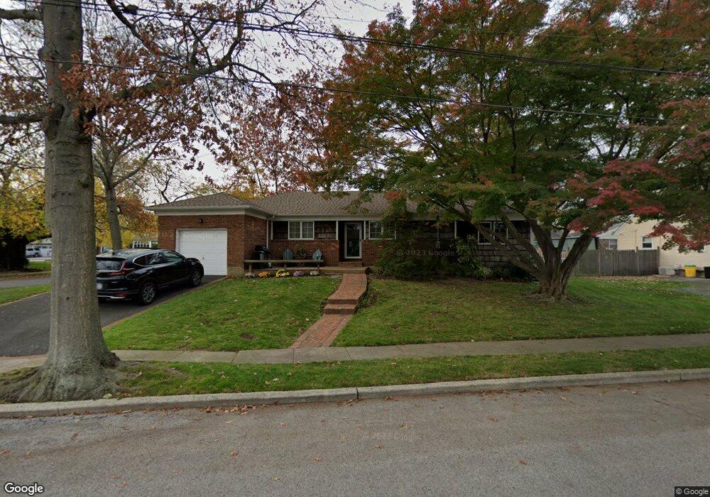 51 Holly Rd, Hewlett, NY 11557 - photo 1