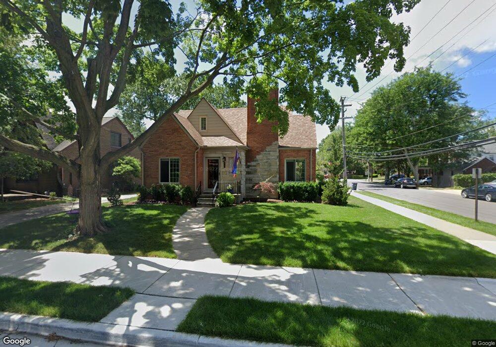 819 Loraine St, Grosse Pointe, MI 48230 - photo 1