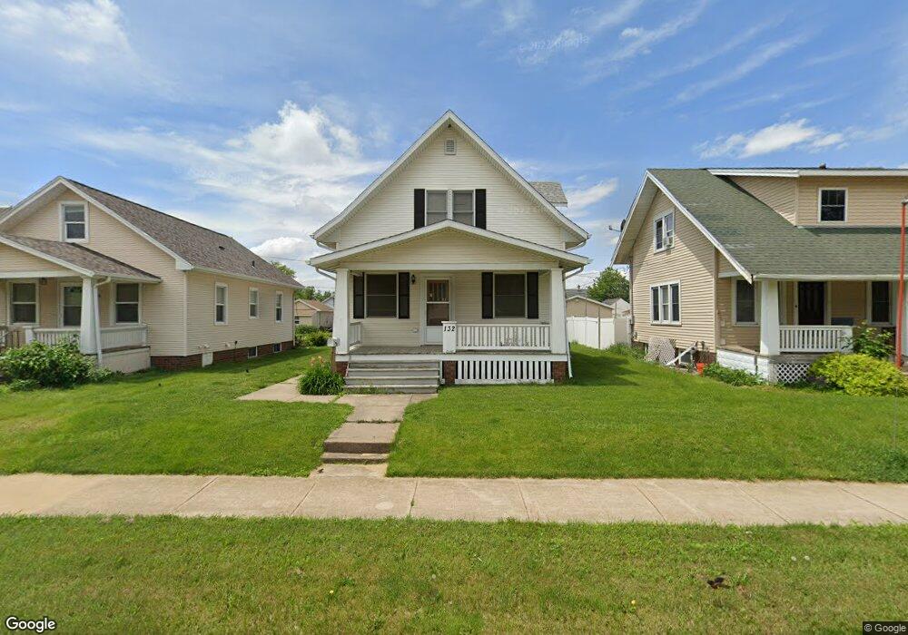 132 Bowling St SW, Cedar Rapids, IA 52404 - photo 1