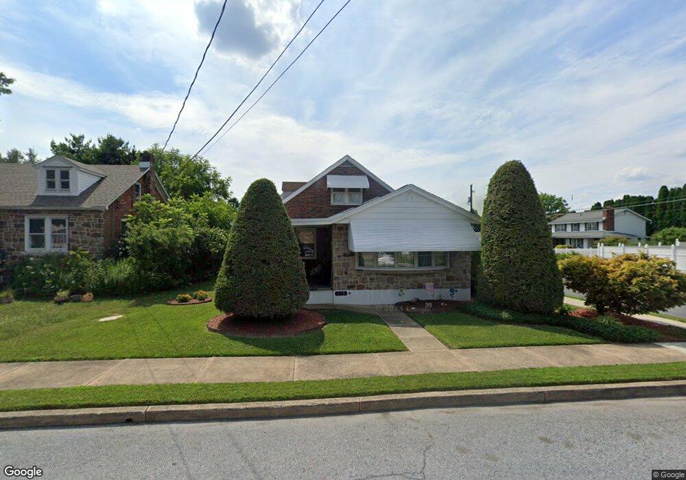 648 8th St, Whitehall, PA 18052 - photo 1