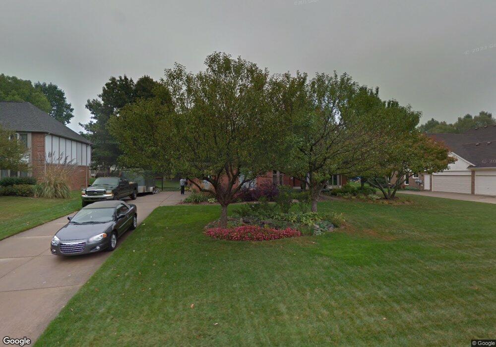 1719 Squirrel Valley Dr, Bloomfield Hills, MI 48304 - photo 1