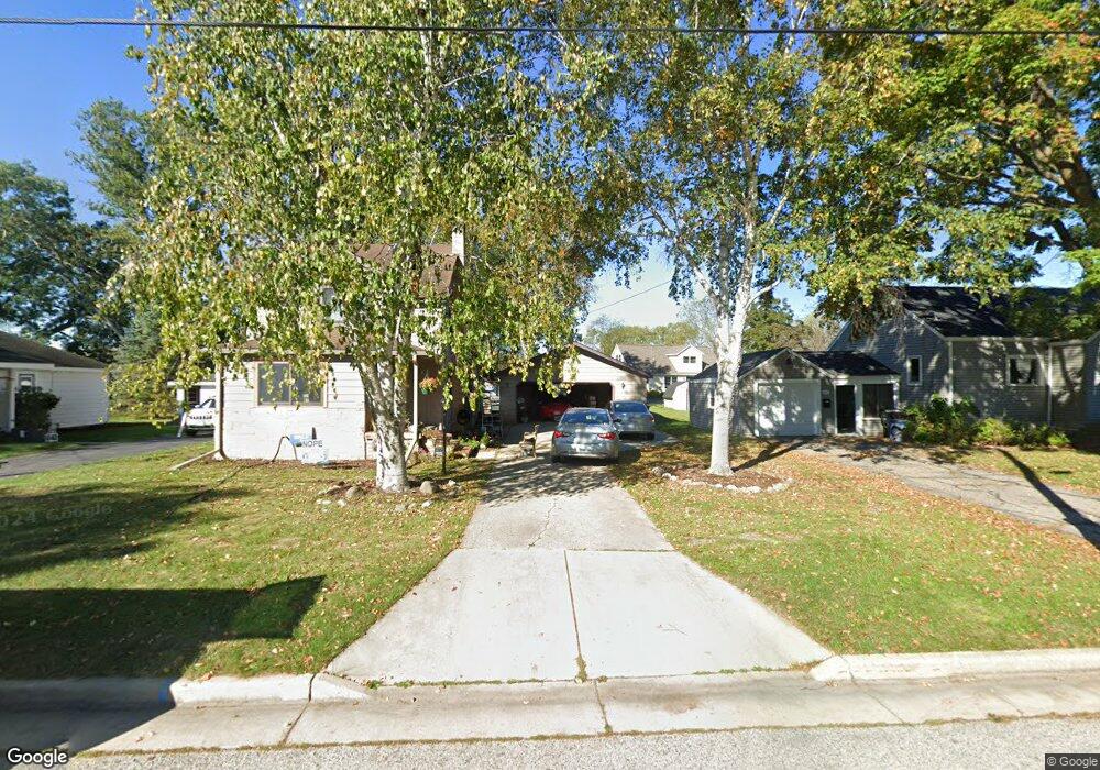 344 S Elm St, Oconomowoc, WI 53066 - photo 1