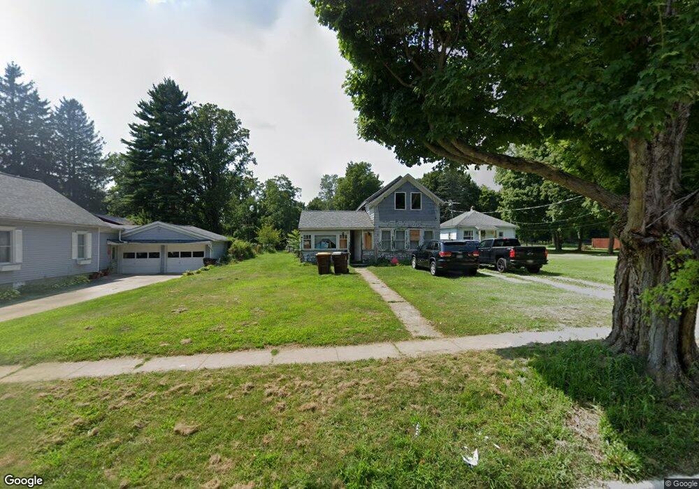 521 N Madison St, Marshall, MI 49068 - photo 1