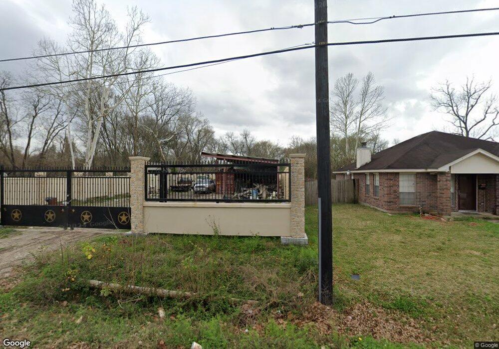 829 Lovers Ln, Houston, TX 77091 - photo 1