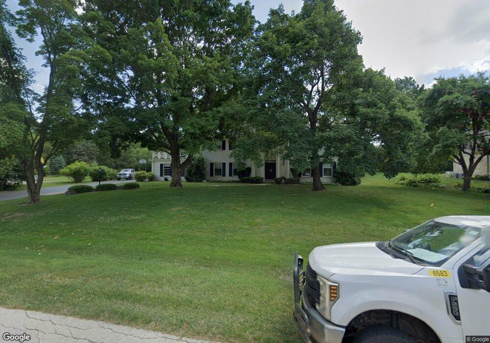 13135 Wrayburn Rd, Elm Grove, WI 53122 - photo 1