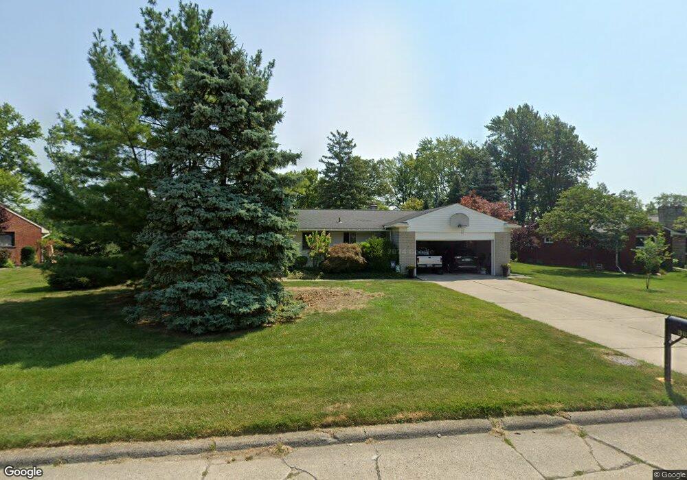 21411 Salisbury Ave, Grosse Ile, MI 48138 - photo 1