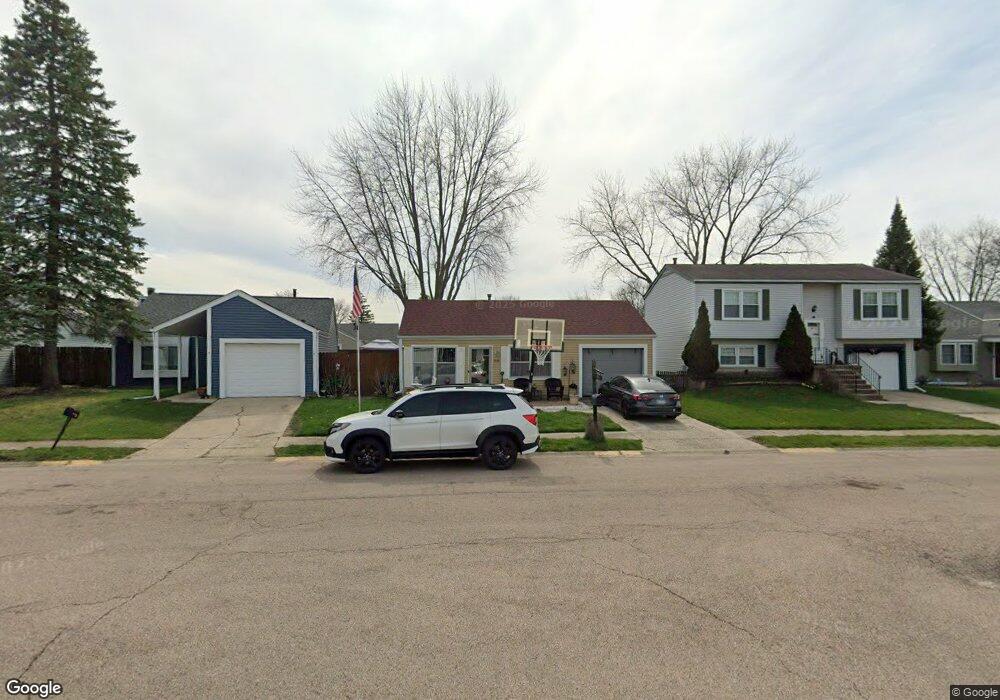 2300 Greenleaf Ct unit II, Aurora, IL 60506 - photo 1