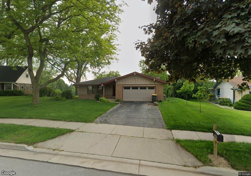 1938 Rambling Rose Rd, Waukesha, WI 53186 - photo 1