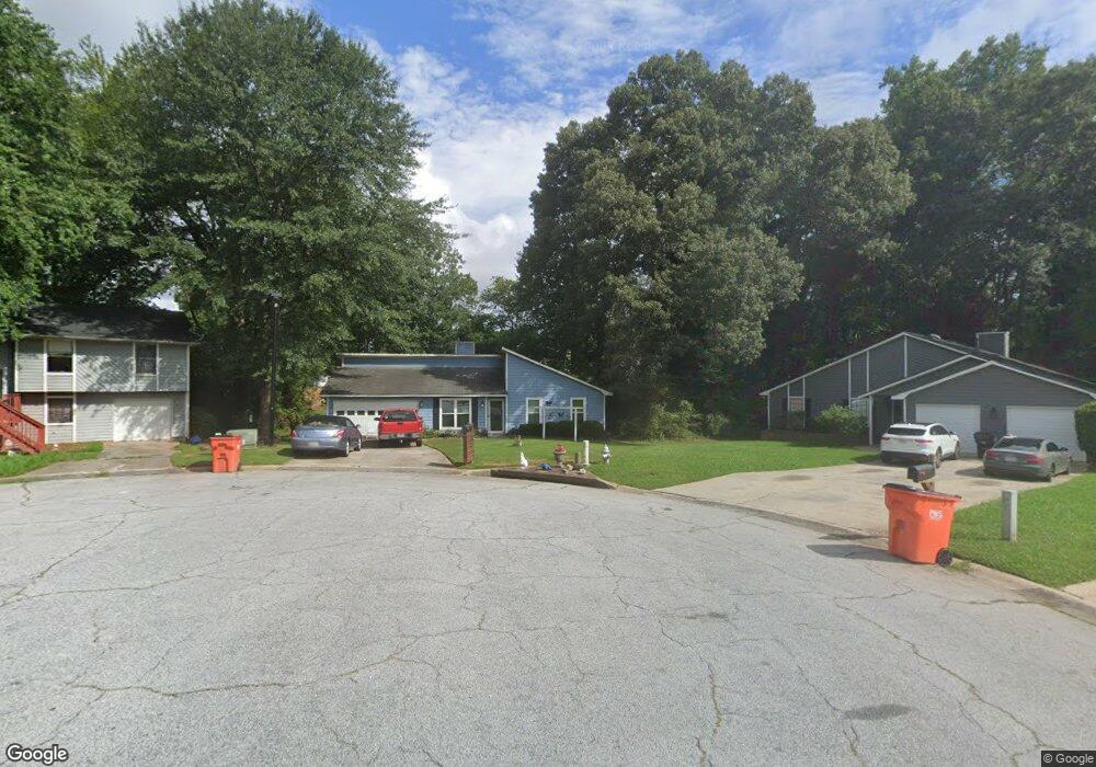 8439 Cedar Bend Ct, Riverdale, GA 30274 - photo 1