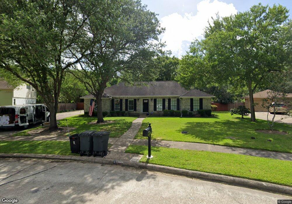 1909 Hunt Dr, Friendswood, TX 77546 - photo 1