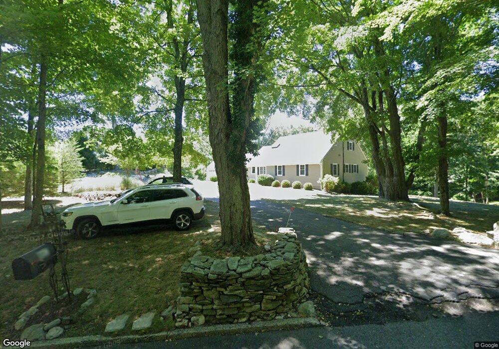 862 Riverbank Rd, Stamford, CT 06903 - photo 1