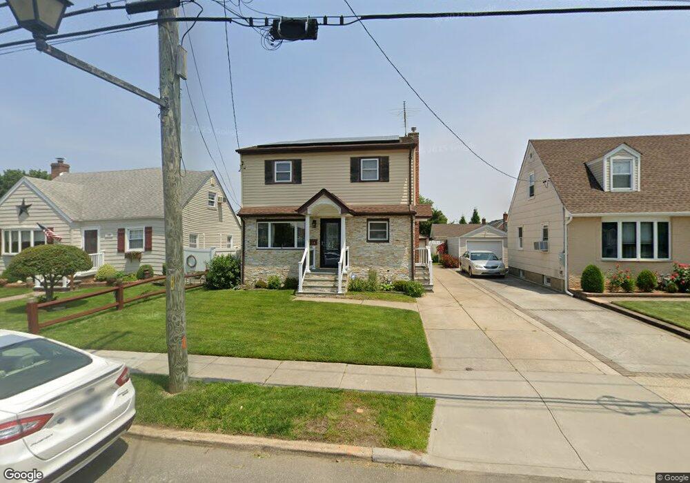 114 Sheridan Blvd, Mineola, NY 11501 - photo 1
