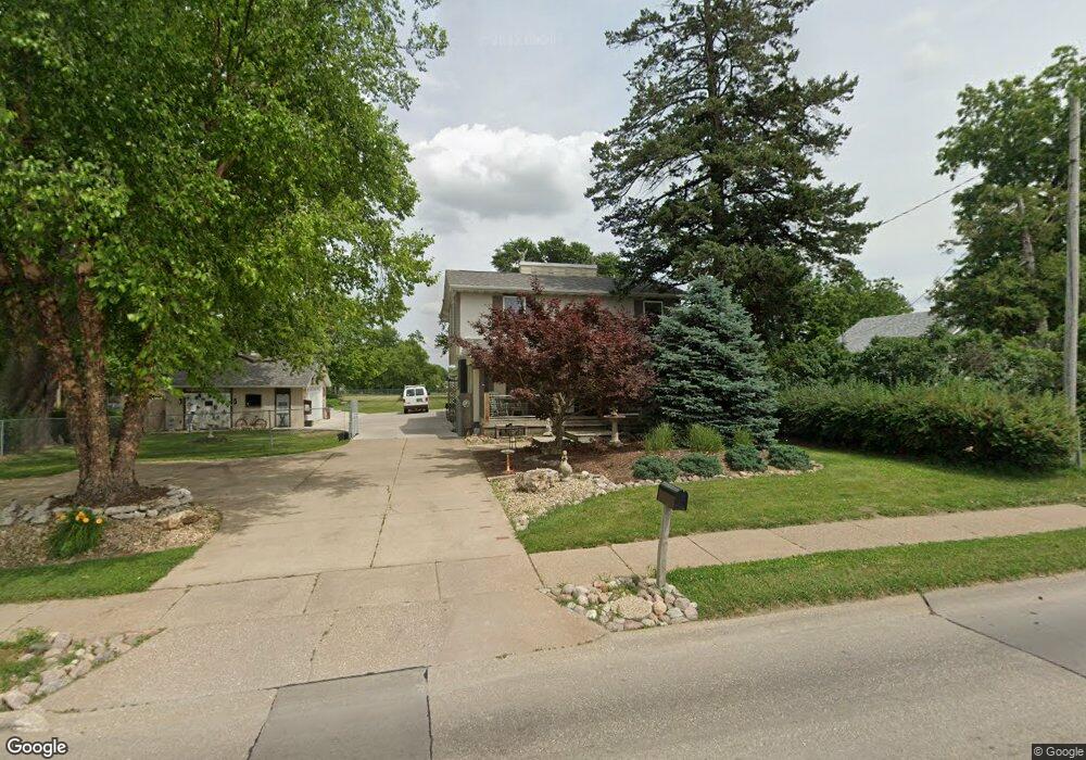 4931 N Pine St, Davenport, IA 52806 - photo 1