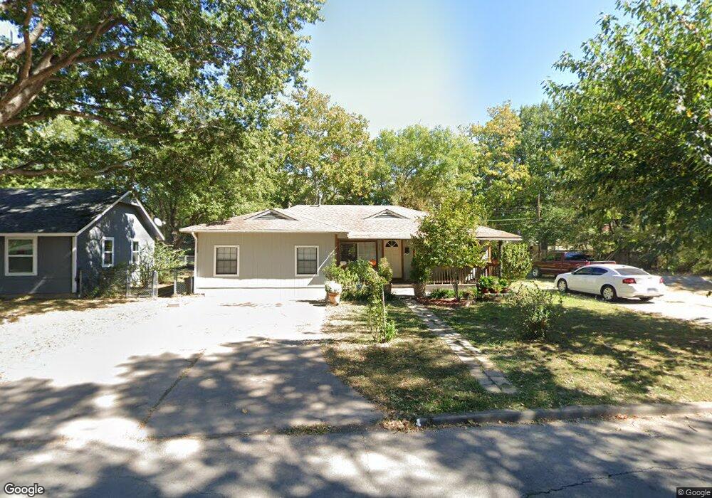 315 N Coo Y Yah St, Pryor, OK 74361 - photo 1