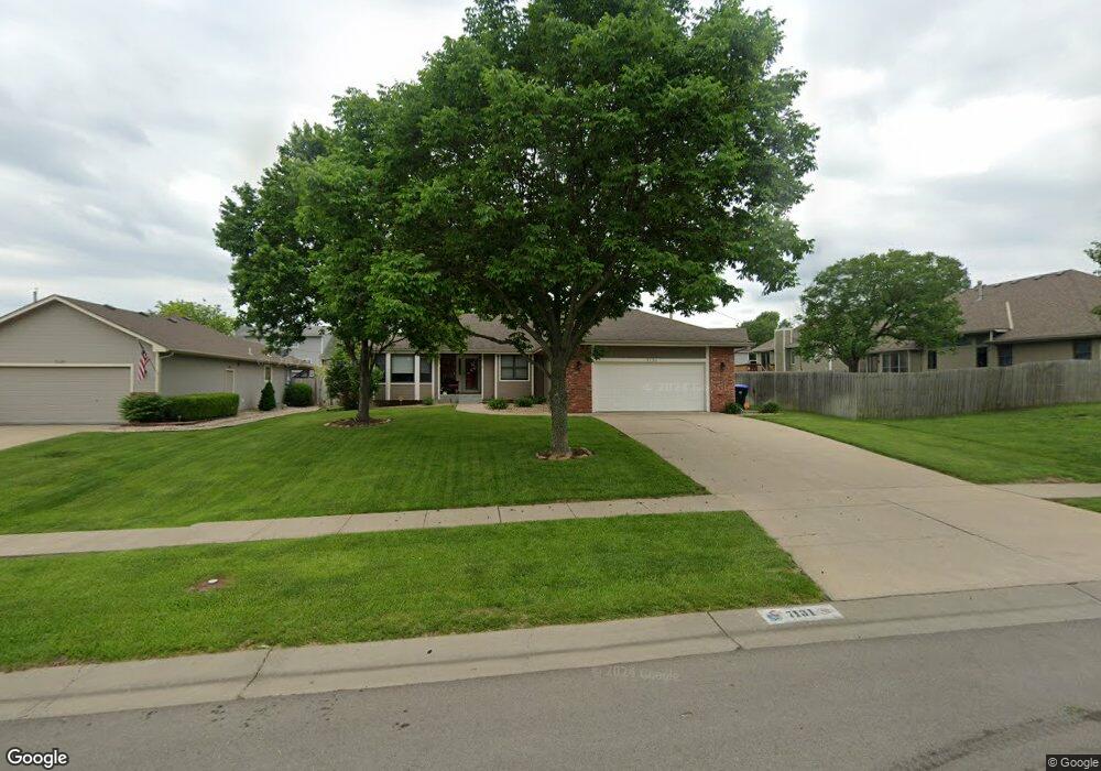7131 SW Cannock Chase Rd, Topeka, KS 66614 - photo 1