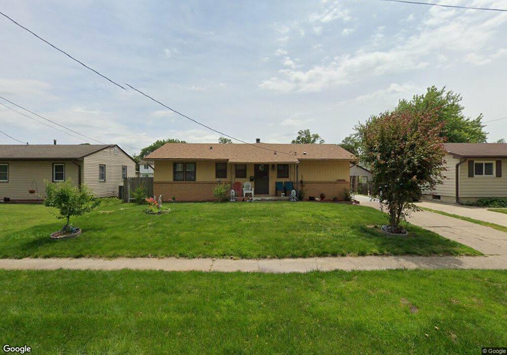 1017 E Shawnee Ave, Des Moines, IA 50313 - photo 1