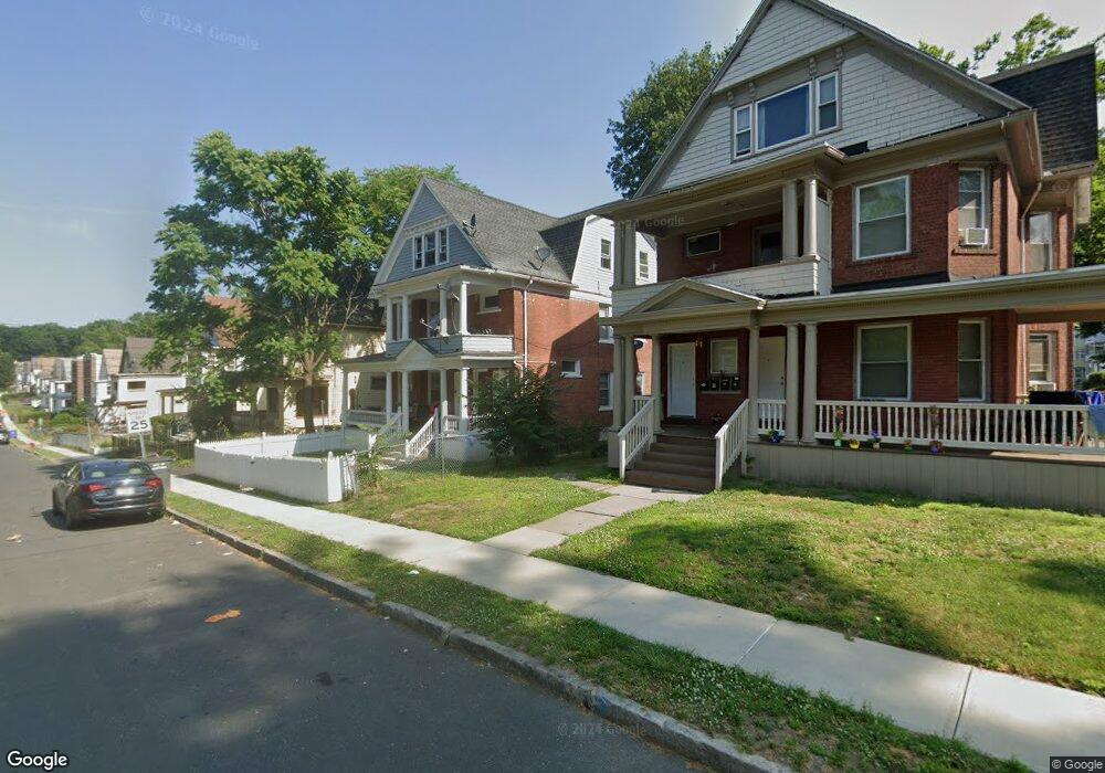 479 Edgewood St unit 2nd Floor, Hartford, CT 06112 - photo 1