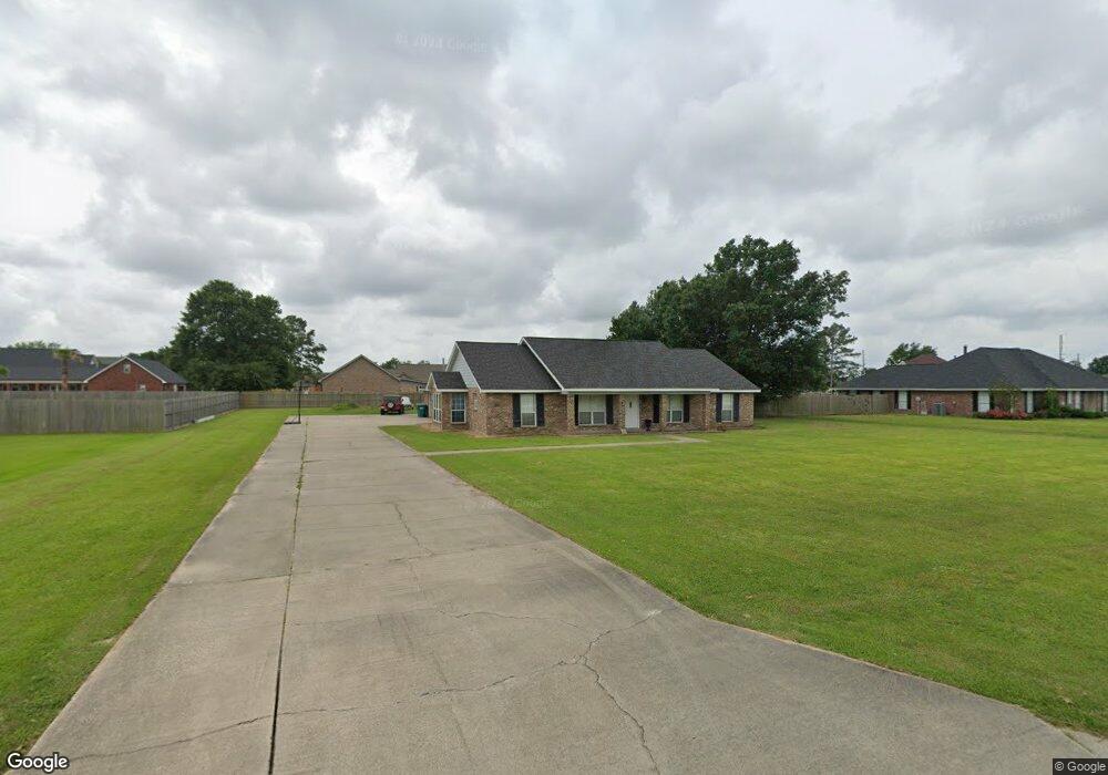 1729 N Crestview Dr, Lake Charles, LA 70605 - photo 1