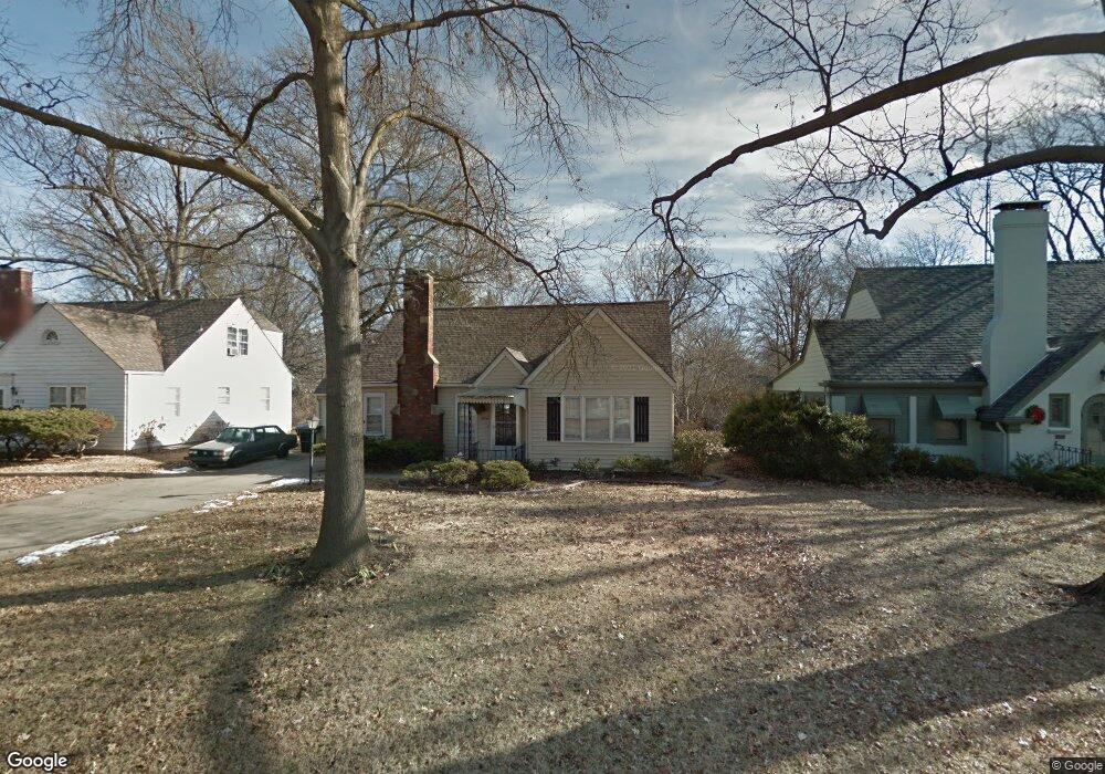 1844 SW Pembroke Ln, Topeka, KS 66604 - photo 1