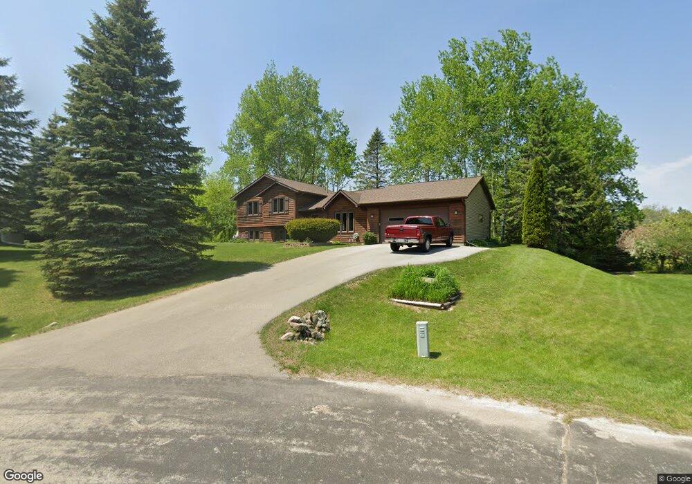 7577 Northpoint Ct, Kewaskum, WI 53040 - photo 1