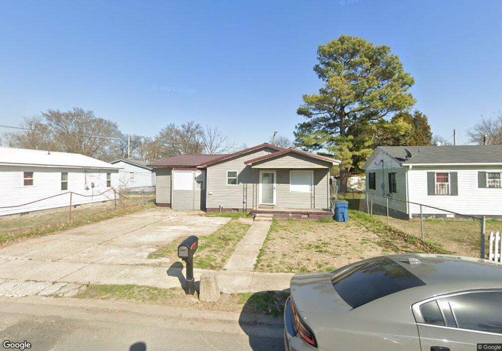 851 Hunter St, New Madrid, MO 63869 - photo 1